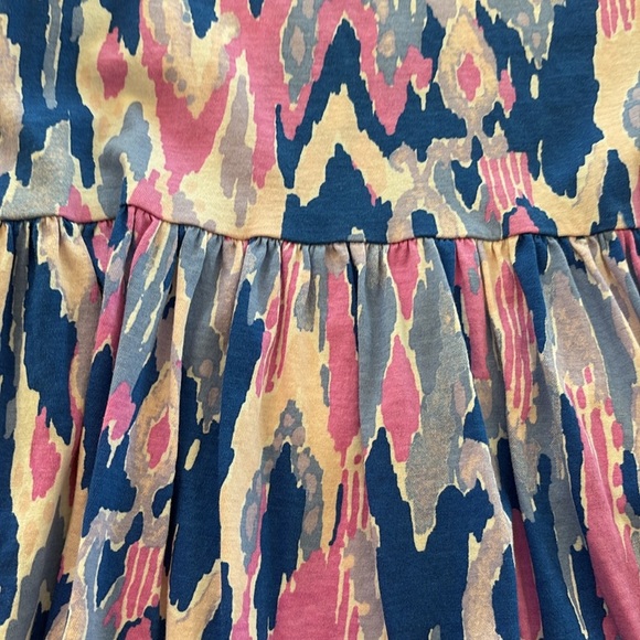 Lilly Pulitzer dress size large 8-10 girls cold shoulder fee 3/4 sleeve dress - Picture 9 of 10